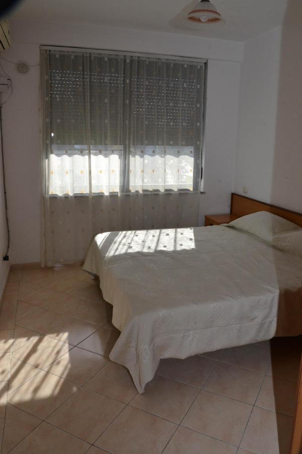 Cheap And Cozy For Rent In 100m By The * Durrës